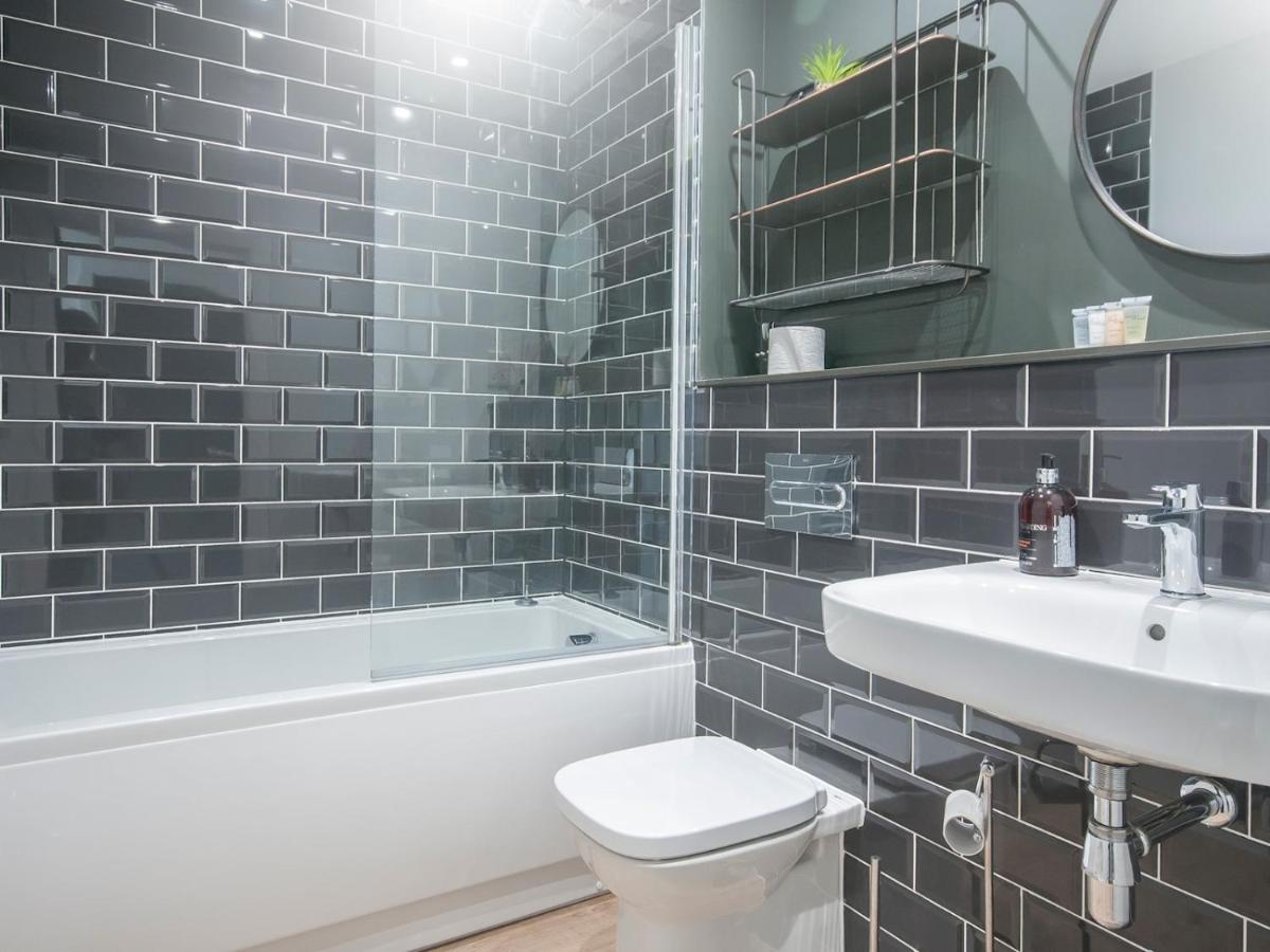New Modern Apt In The City & Close To Stadiums Кардифф Экстерьер фото